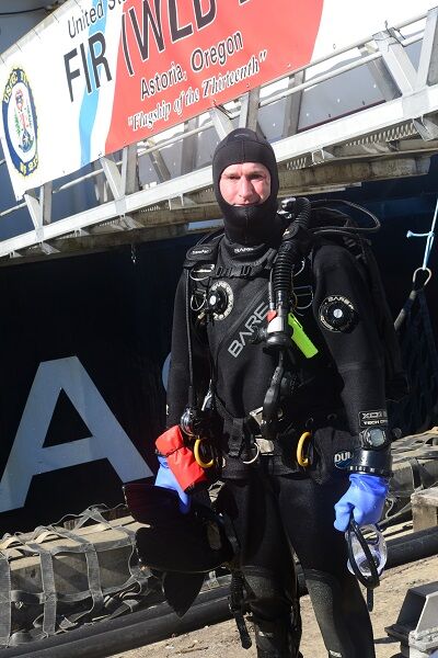 CWO Mooneyham: Underwater volunteer